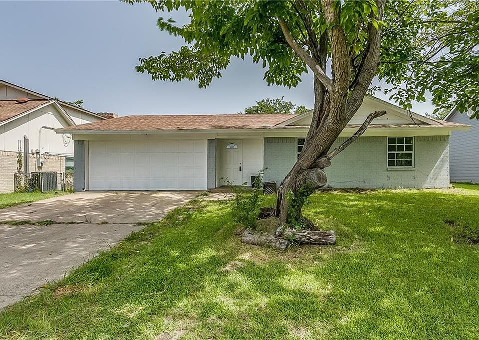 1st image of 14831 Green Valley Dr
