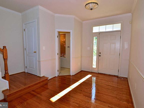 2nd image of 43020 Hedgeapple Ct