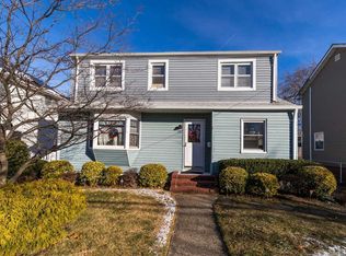 22 Yarmouth Rd, East Rockaway, NY 11518