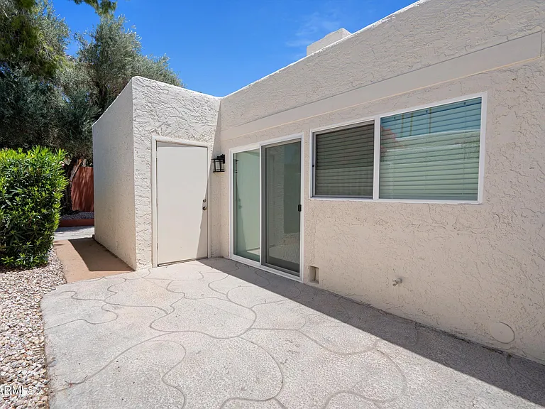 7308 E Berridge Ln — Photo 12