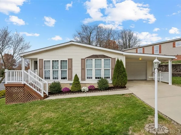 200 Rock Lake Dr, Zelienople, PA 16063