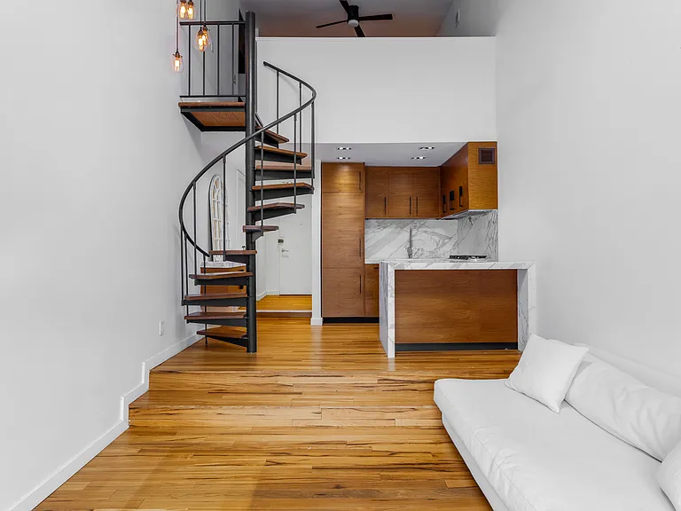 211 Thompson St #PHG — Photo 4