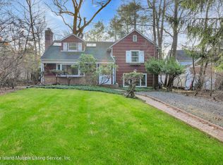 284 London Rd, Staten Island, NY 10306