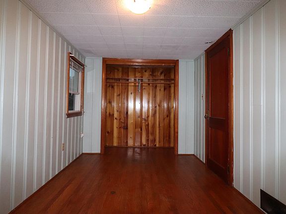 3rd image of 427 N Bruffey St