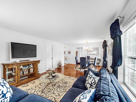 3rd image of 2262 Ramblewood Dr