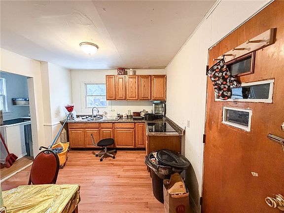 3rd image of 623 Avenue D