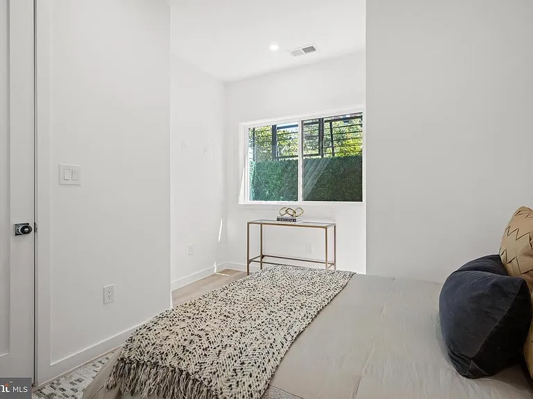 808 13th St NE #808B — Photo 14