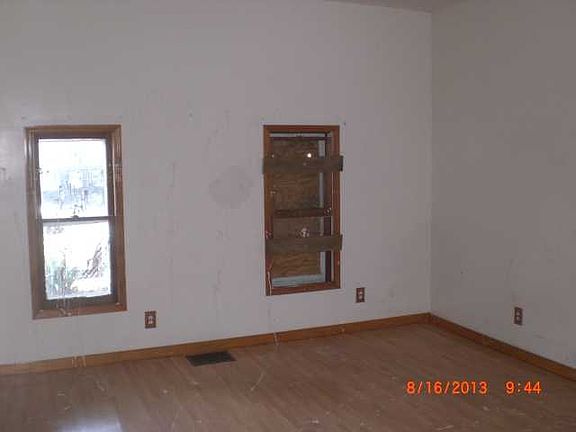 4th image of 16 E Maryland St