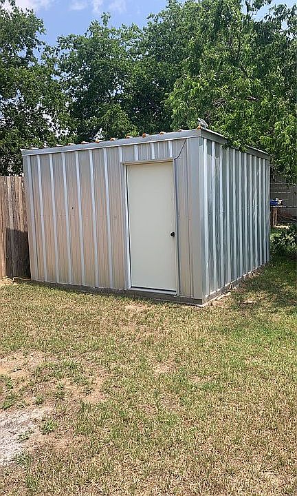 1st image of 616 Peterson Dr