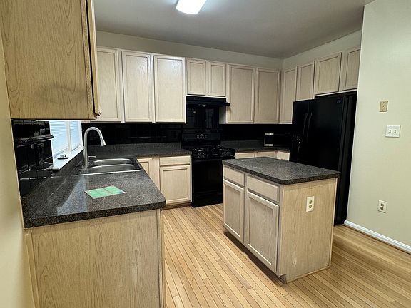 2nd image of 12917 Marlton Center Dr