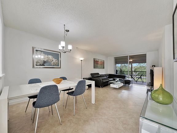 2nd image of 6865 Huntington Lane #202