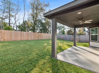 957 Garden Path Dr, Willis, TX 77378