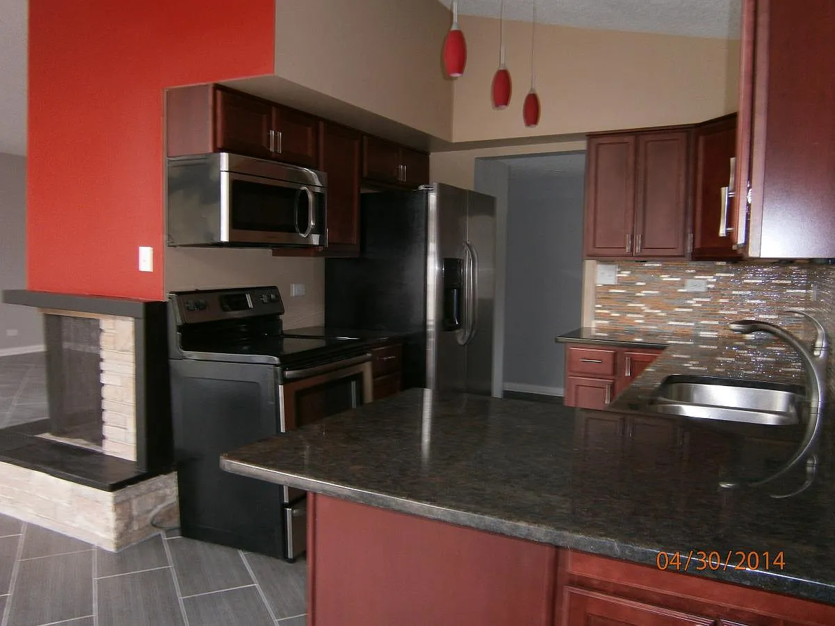 3 bed, 1738 sqft, $3,495 — Photo 2