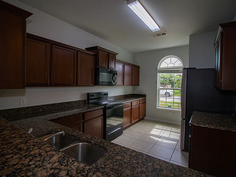 223 Magnolia Dr — Photo 20