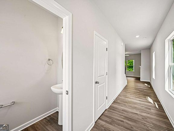 2nd image of 105 Vickers Point Dr