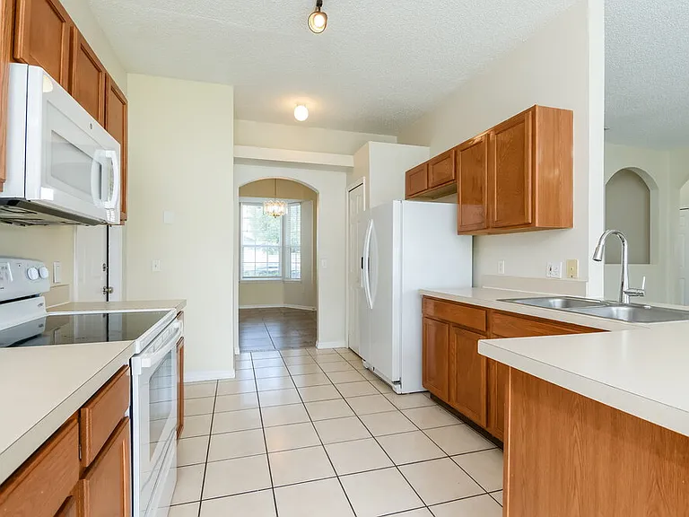 2510 Sherbrook Ln — Photo 9