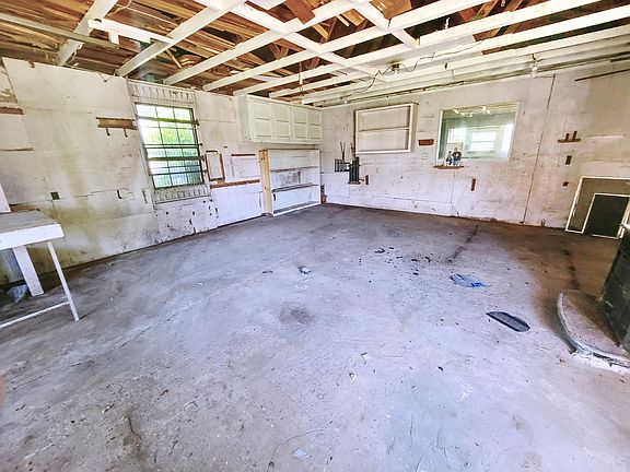 5th image of 729 SW 49th St