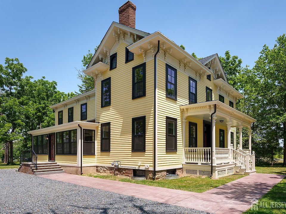 1st image of 784 Ridge Rd