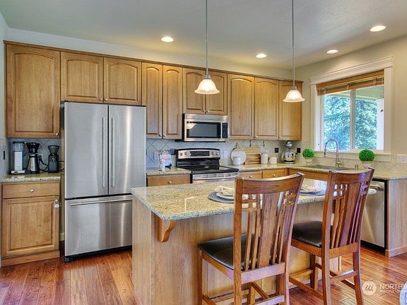 5th image of 7209 225th Avenue Ct E