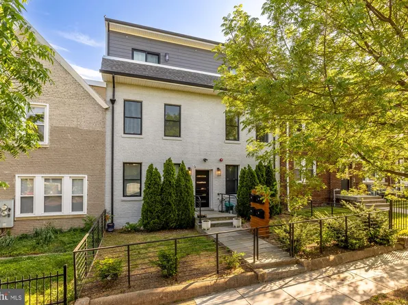 1120 Penn St NE APT 2, Washington, DC 20002