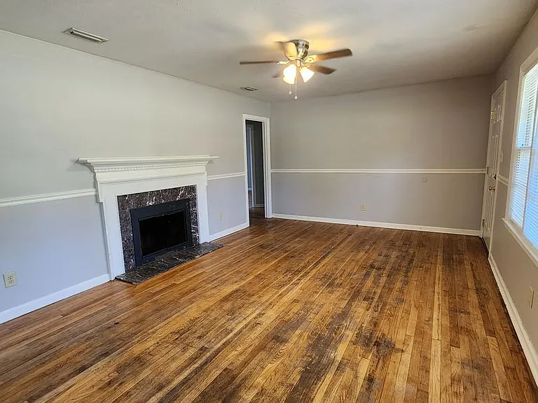 1213 McRee Dr — Photo 3