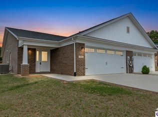 305 Breckinridge Cir, Vine Grove, KY 40175