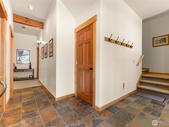 5th image of 32 Foster Loop Road