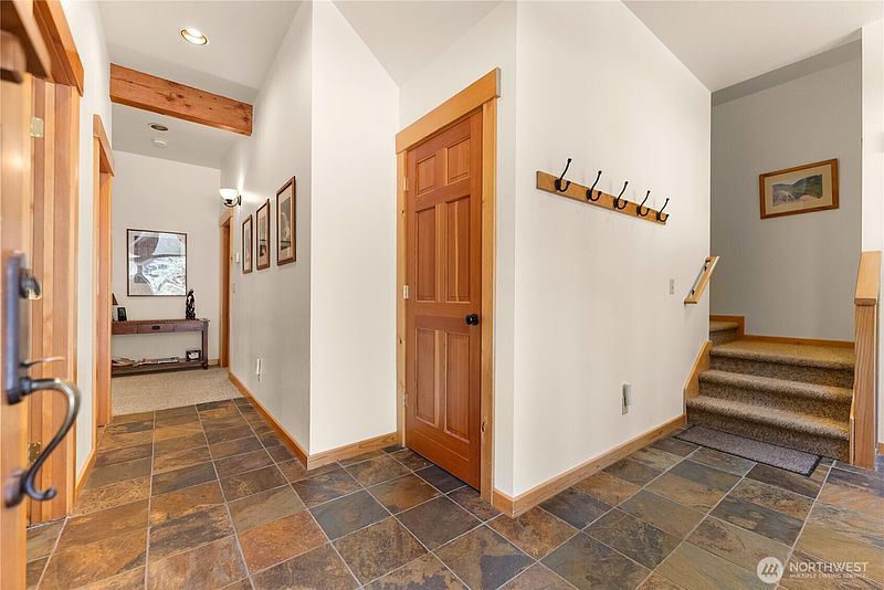 5th image of 32 Foster Loop Road