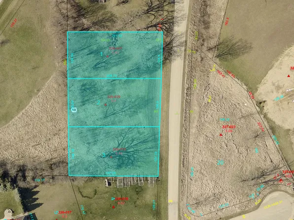 1631 Plock Rd, Dixon, IL 61021