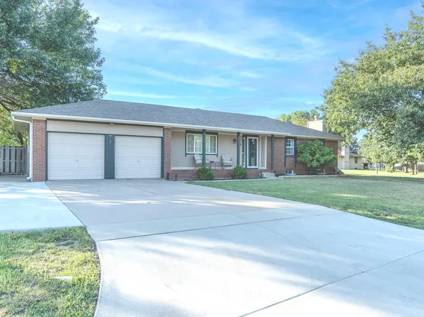 202 W Berlin Dr, Rose Hill, KS 67133