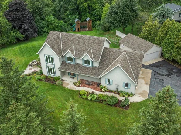 2921 Rolaine PARKWAY, Hartford, WI 53027