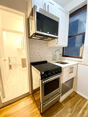 Rented by J PRESTON AND ASSOCIATES INC | media 15