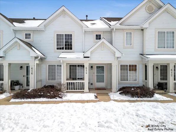 614 Key Largo Dr, Fox Lake, IL 60020