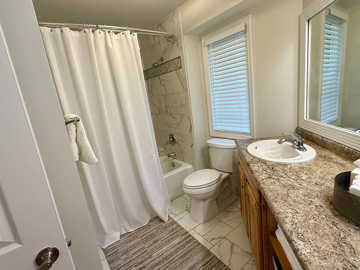 Building Photo - Moss Oak Ln