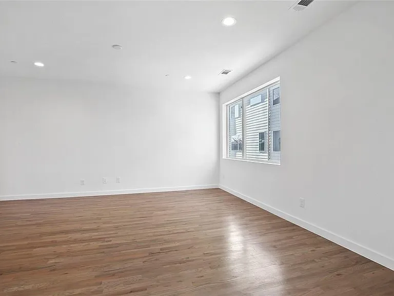 4713 Bryan St #504 — Photo 10