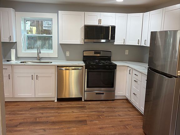 4th image of 150 University Dr