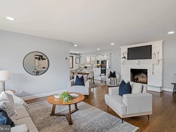 19 Edgemoor Rd, Cheltenham, PA 19012