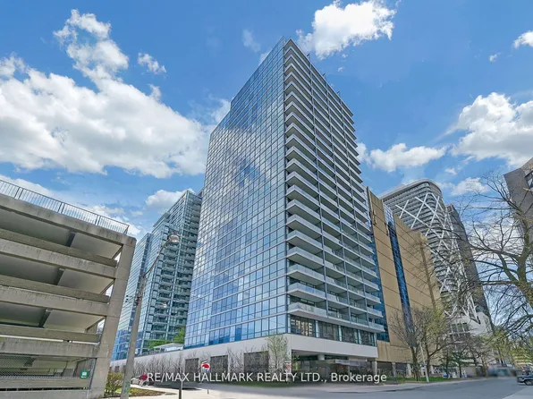 210 Simcoe St, Toronto, ON