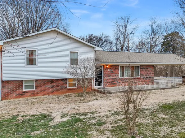 2232 Center Cir, Jefferson City, TN 37760