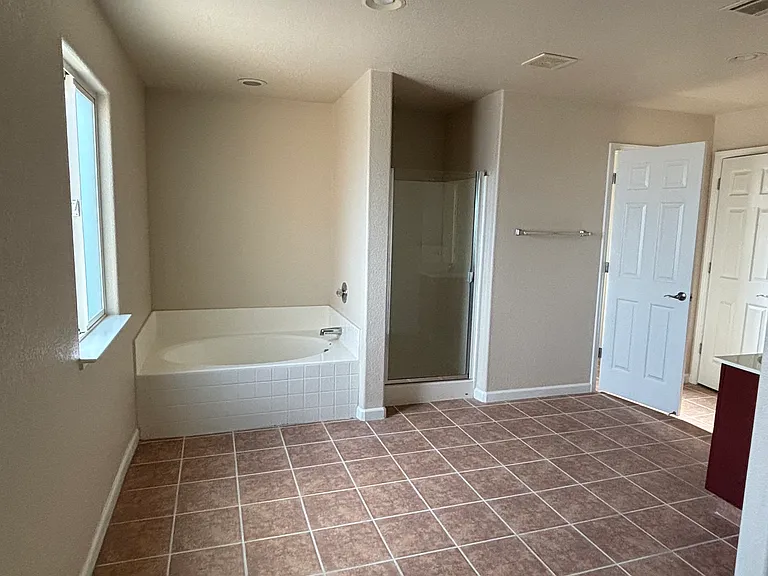 1017 Sun Meadow Dr — Photo 17