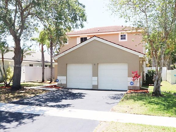 5th image of 19250 NW 22nd St