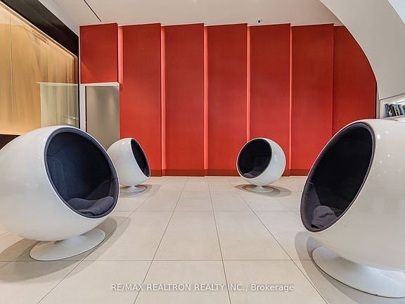 4th image of 2033 Kennedy Rd #2008