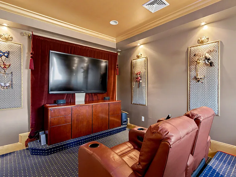 860 E Park Dr — Photo 45