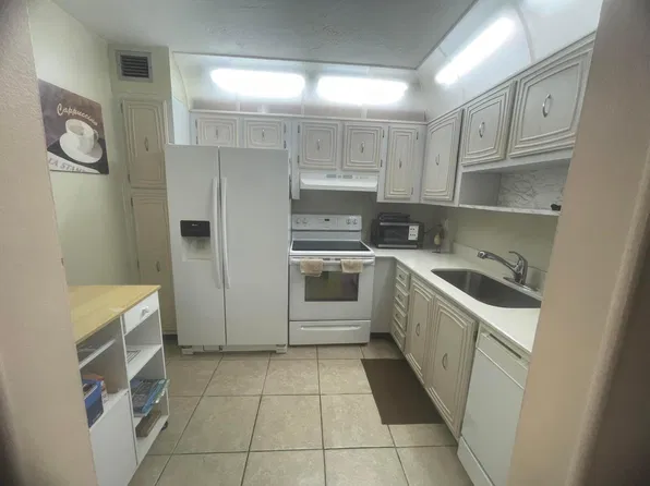 2821 Somerset Drive #118, Lauderdale Lakes, FL 33311