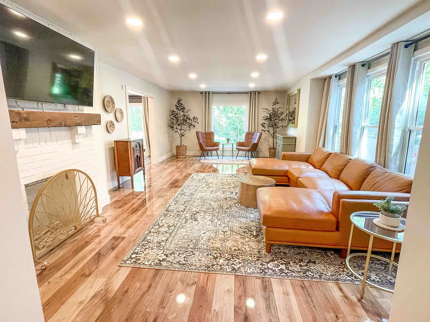 5 bed, 2789 sqft, $5,500 — Photo 1