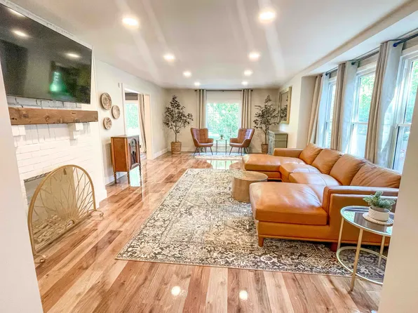 1141 Vermont St, Lawrence, KS 66044