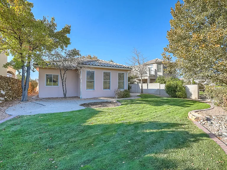 11240 Los Lagos NE — Photo 27