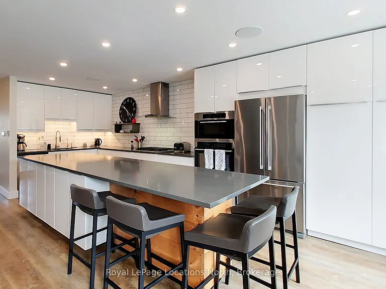 139 Lakeshore Rd E #6 — Photo 6