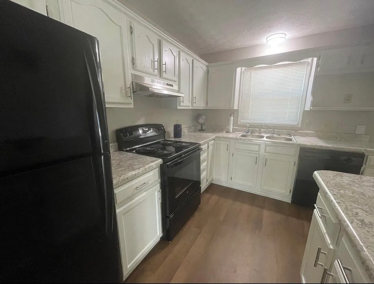 3 bed, 1971 sqft, $2,000 — Photo 4