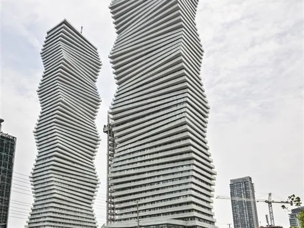 3900 Confederation Pkwy #2408, Mississauga, ON L5B 0K7